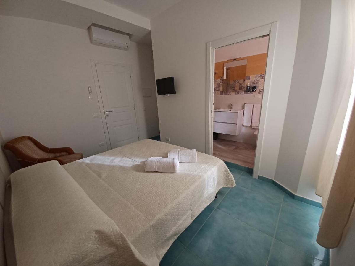 Bed and Breakfast due stanzulelle Salerno Exterior foto